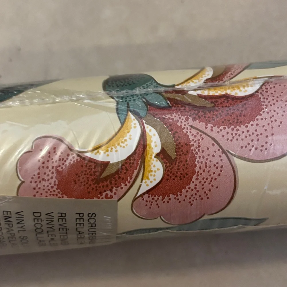 Vintage 80s Floral Vinyl pre pasted Peelable Wallpaper Lily mauve cream green